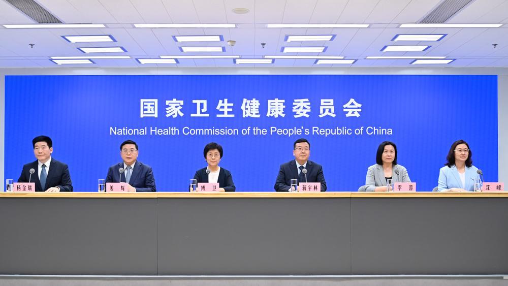 村主任故意撞人致死死者女儿发声