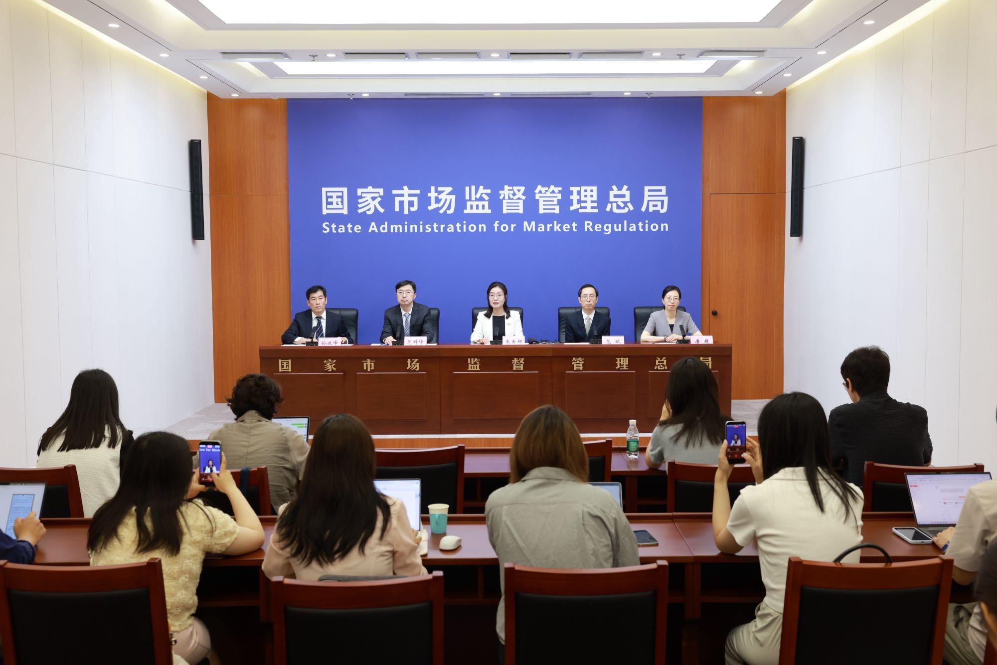 把中国发展进步的命运牢牢掌握在自己手中