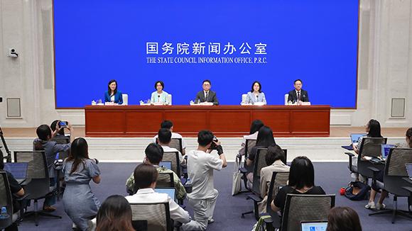 萧敬腾在婚礼上泪流满面