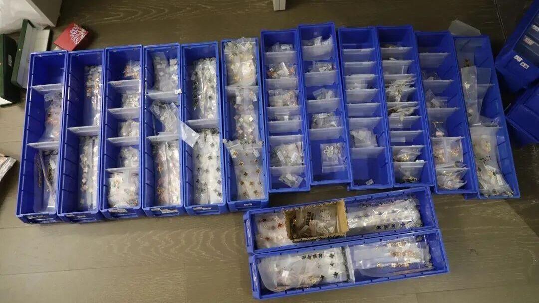 提出“建设有中国特色的社会主义”(伟大征程)