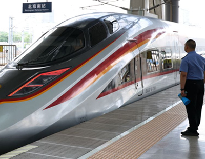 王沪宁出席建设强大国内市场调研协商座谈会